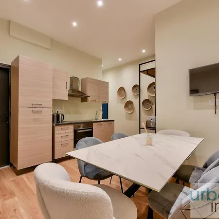 Apartamento Urban Flat 159 - Charming 3bdr Flat In *