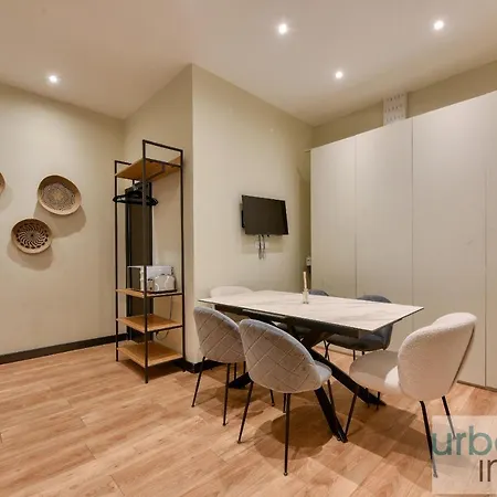 Urban Flat 159 - Charming 3bdr Flat In شقة *