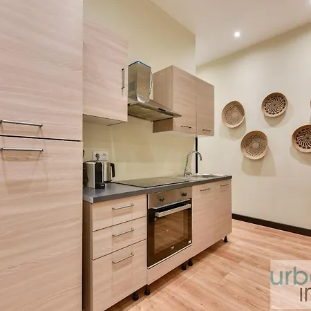Urban Flat 159 - Charming 3bdr Flat In
