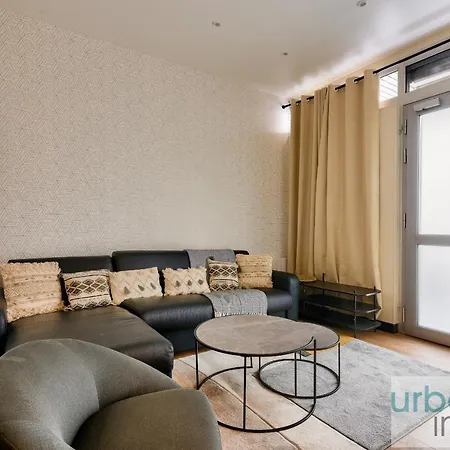 Urban Flat 159 - Charming 3bdr Flat In Apartment